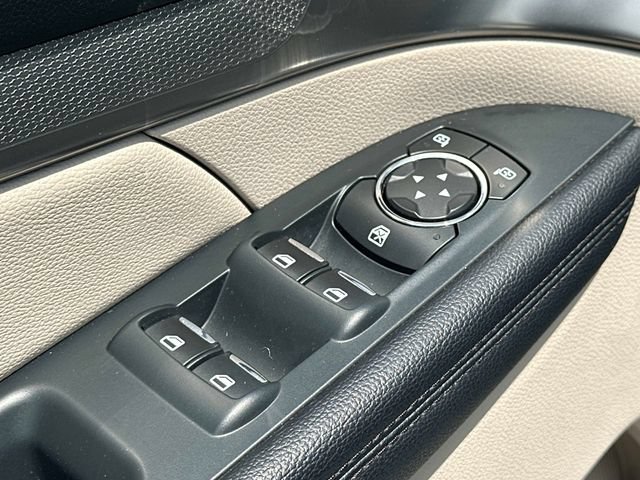 Used 2019 Ford Explorer XLT w/ Equipment Group 202A AWD/4WD image 14