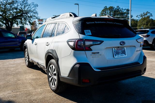 Certified 2025 Subaru Outback Premium image 4