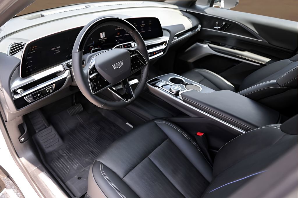 Certified 2025 Cadillac Lyriq Sport w/ LPO, Floor Liner Package AWD/4WD image 9