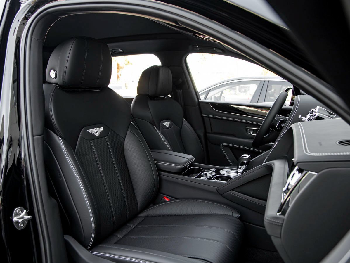Used 2024 Bentley Bentayga Extended Wheelbase AWD/4WD image 29