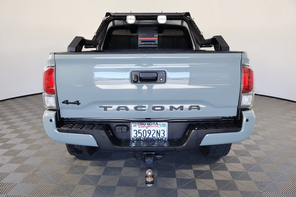 Used 2022 Toyota Tacoma TRD Sport w/ Technology Package AWD/4WD image 5