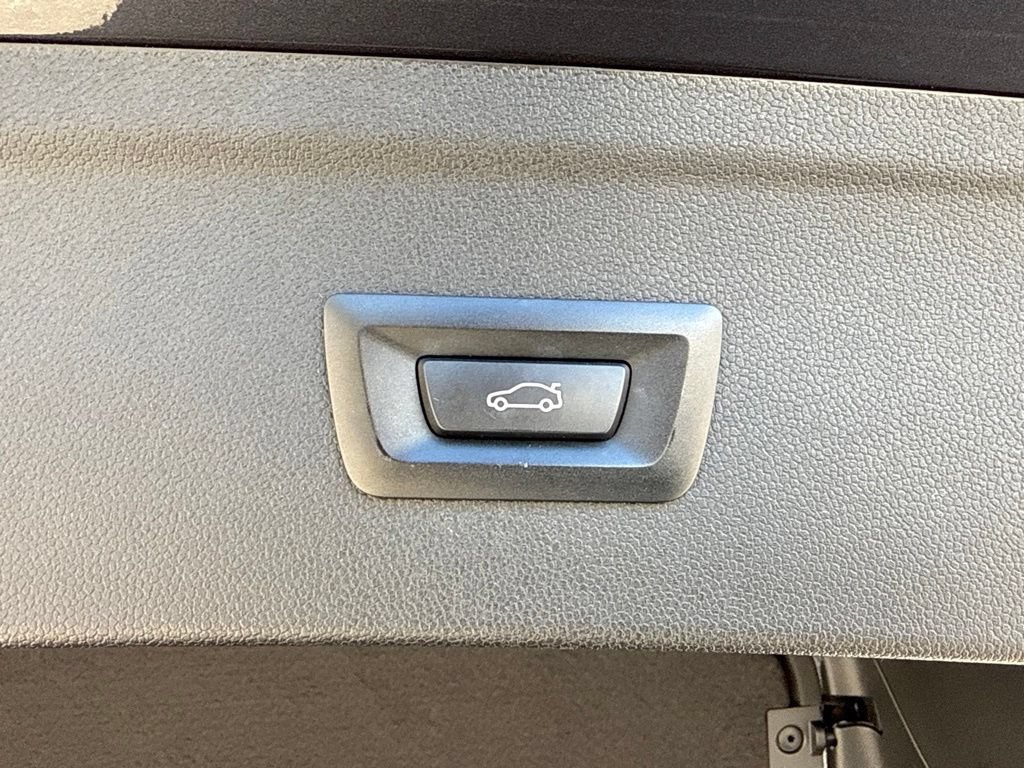 Used 2023 BMW iX M60 AWD/4WD image 18