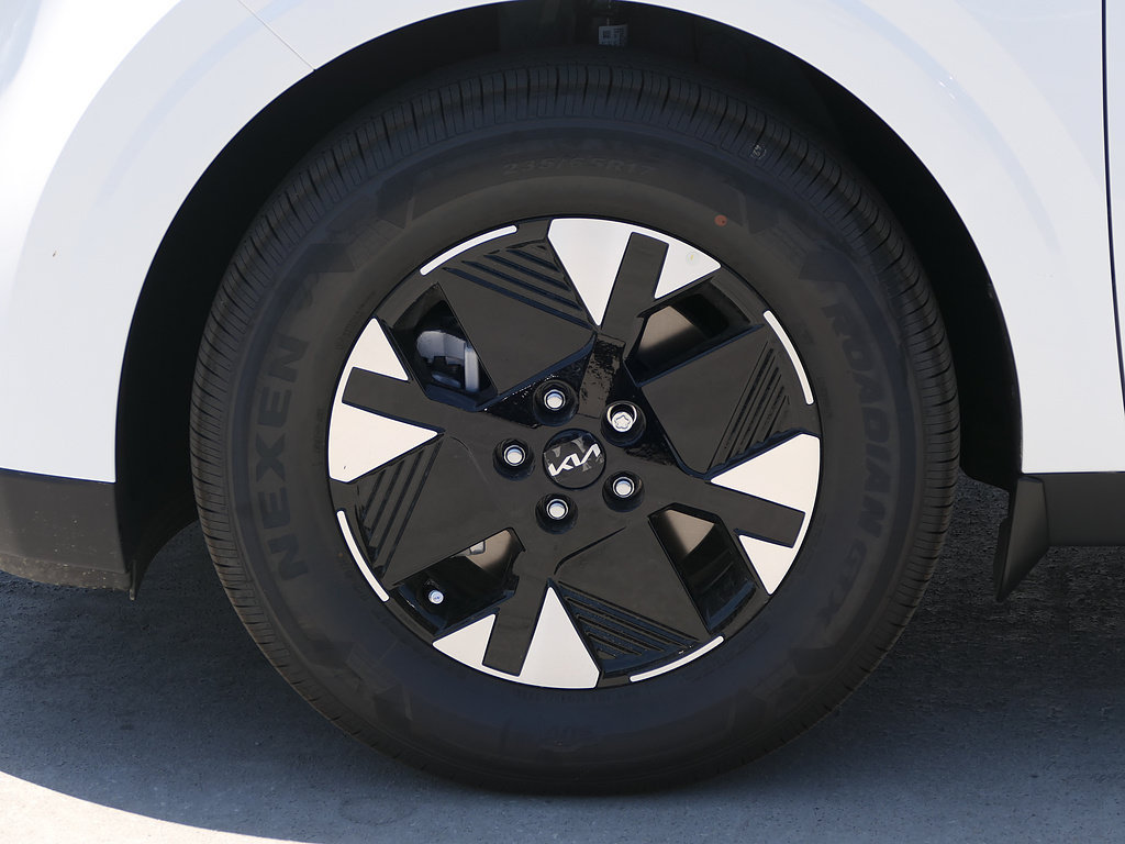 New 2026 Kia Carnival LXS FWD image 7