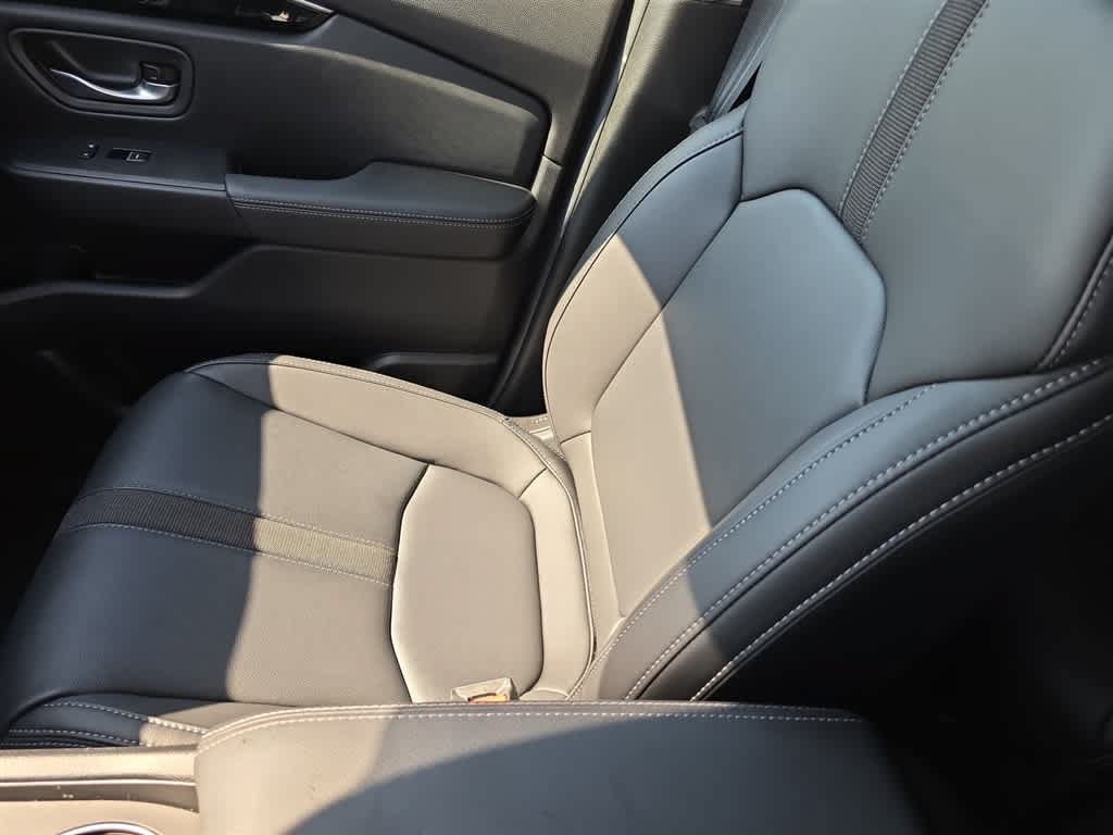Certified 2025 Honda Pilot EX-L image 27