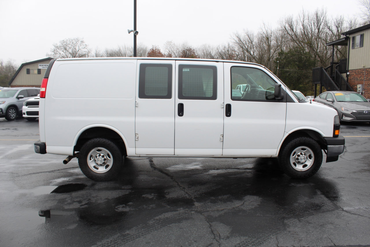 Used 2019 Chevrolet Express 2500 RWD 2500 135 w/ Driver Convenience Package image 4