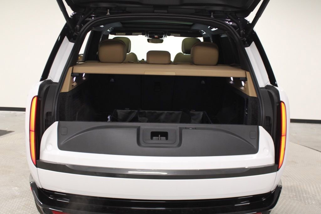 Used 2025 Land Rover Range Rover SE image 39