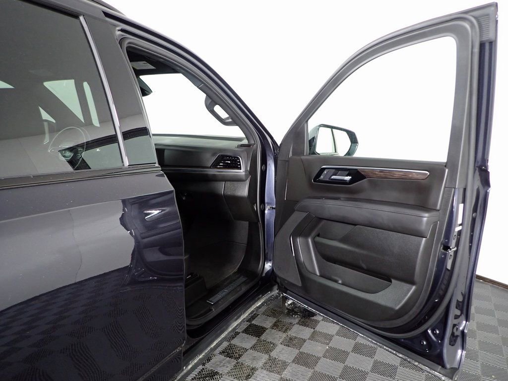 Used 2025 Chevrolet Tahoe Z71 image 37