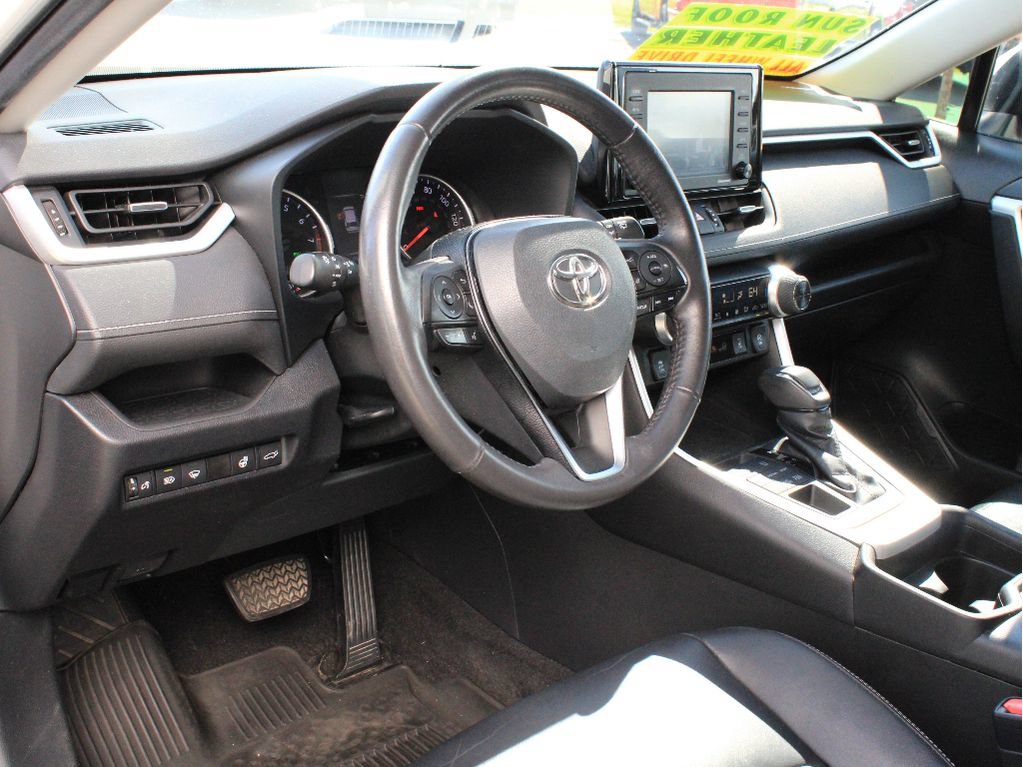 Used 2021 Toyota RAV4 XLE Premium AWD/4WD image 12