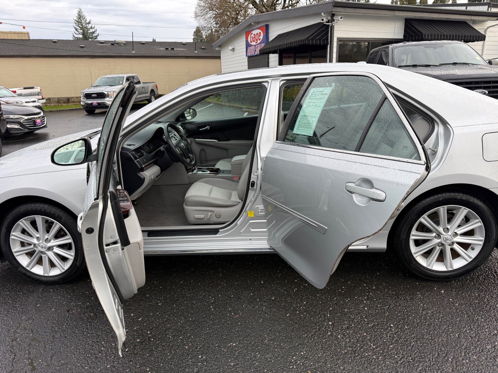 Used 2013 Toyota Camry XLE w/ Leather Pkg image 21