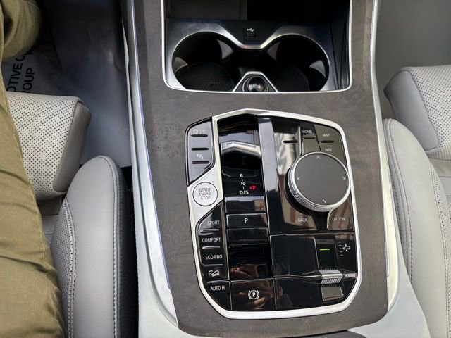 Used 2025 BMW X7 xDrive40i w/ Climate Comfort Package image 14