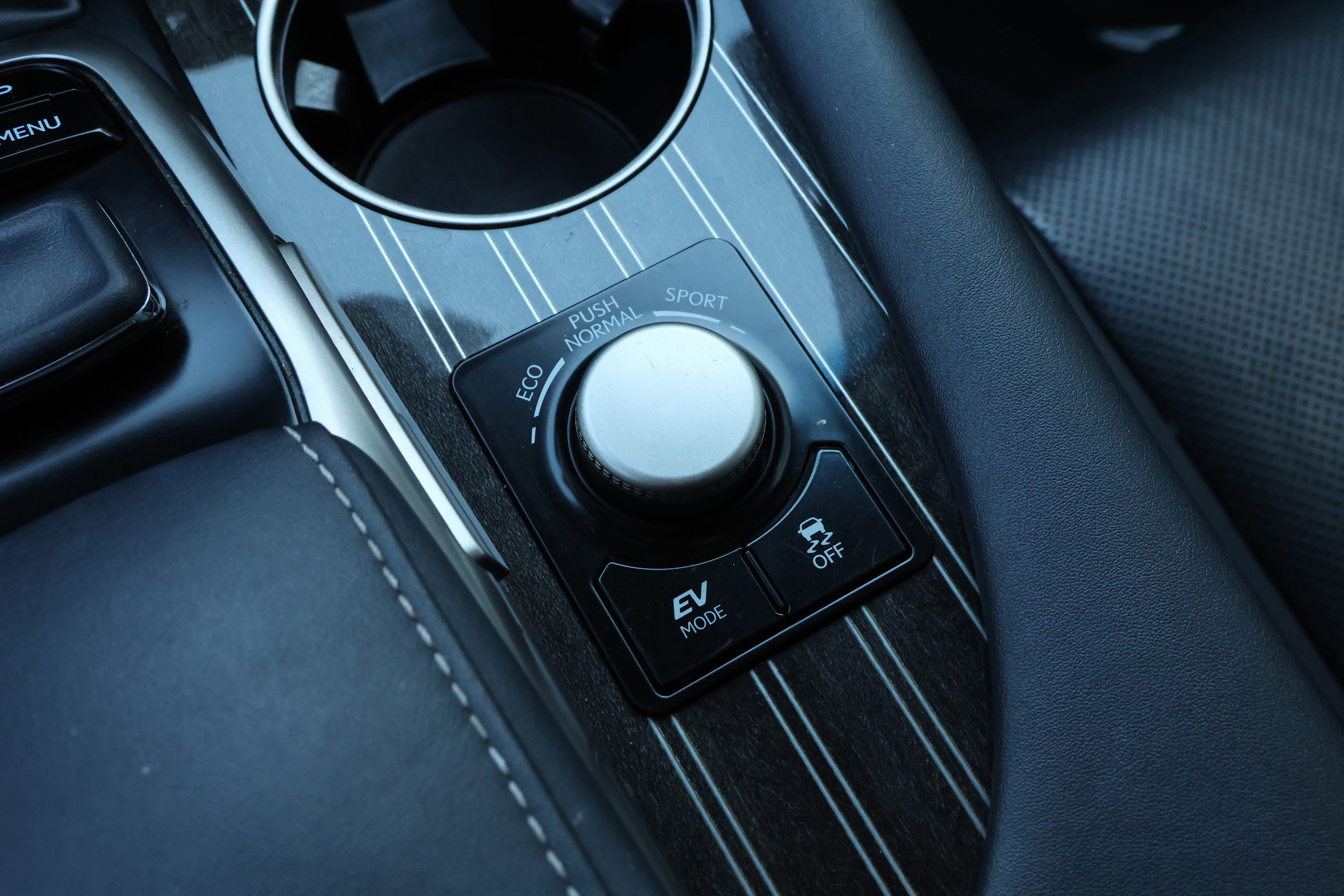 Used 2017 Lexus RX 450h AWD image 29