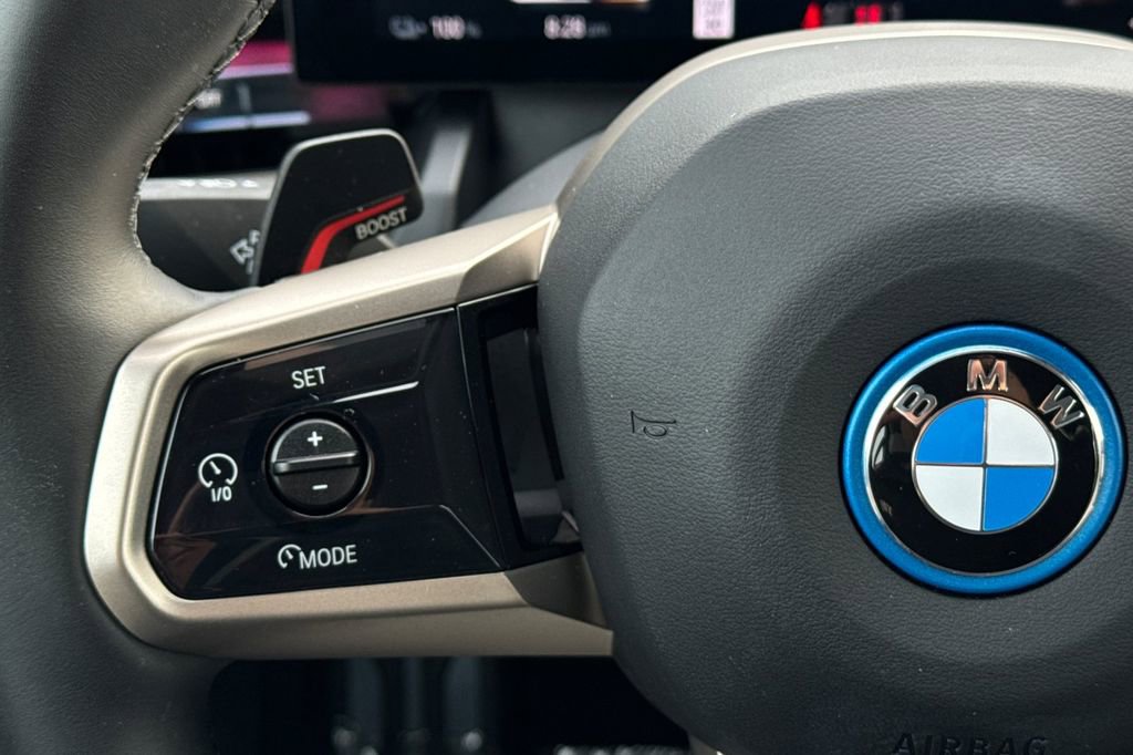 Used 2024 BMW i5 eDrive40i w/ M Sport Package image 27