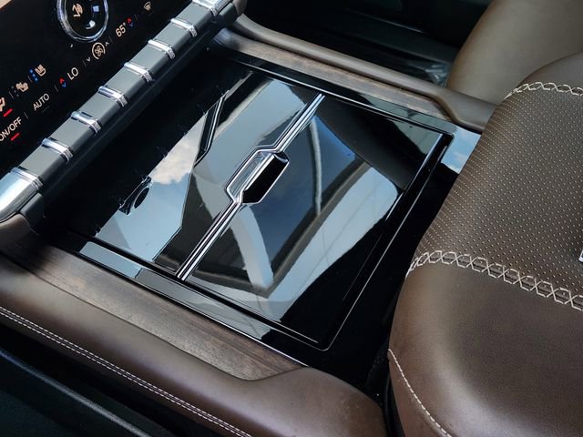 Used 2025 GMC Yukon Denali Ultimate image 18