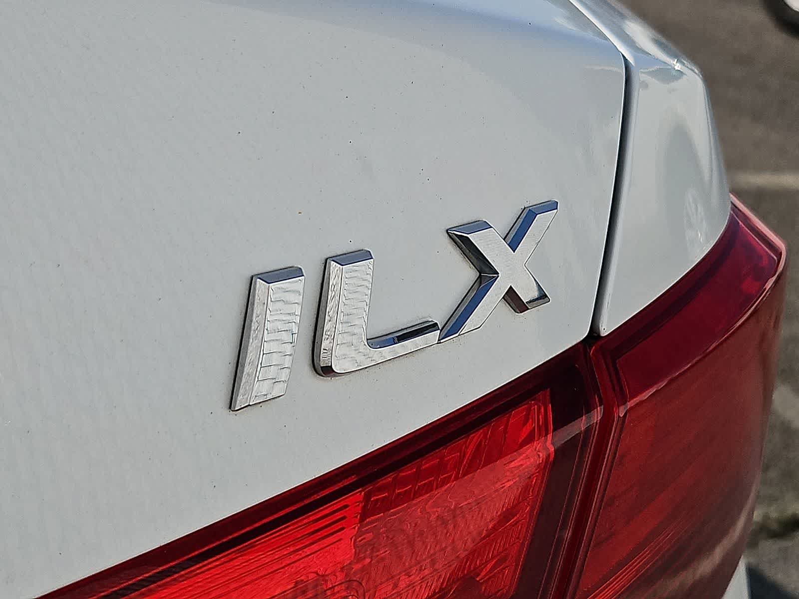 Used 2013 Acura ILX w/ Technology Package FWD image 5