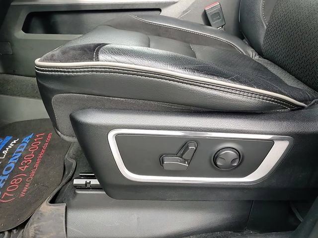Used 2022 RAM 1500 Laramie w/ Sport Appearance Package image 15