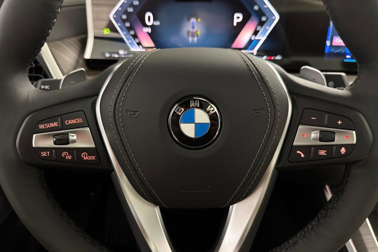 Used 2026 BMW X5 sDrive40i w/ Premium Package image 16