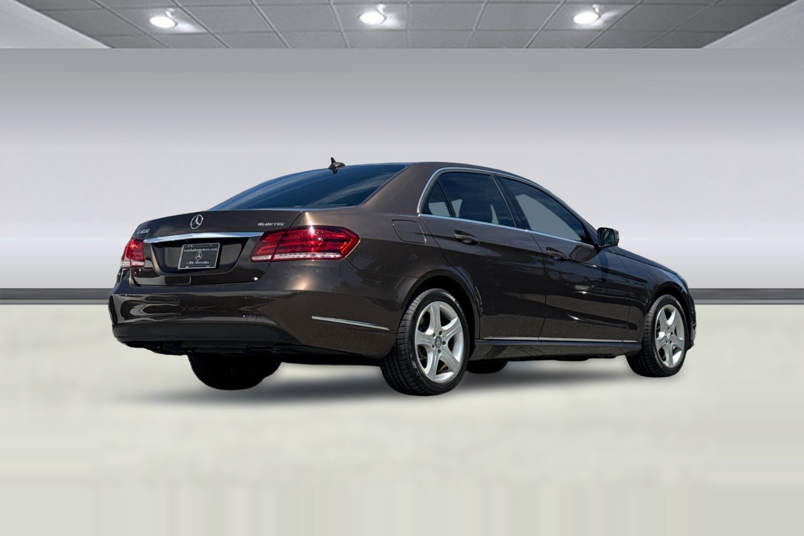 Used 2015 Mercedes-Benz E 250 BlueTEC 4MATIC Sedan image 9