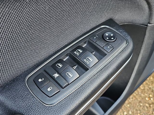 Used 2018 Dodge Charger SXT image 23