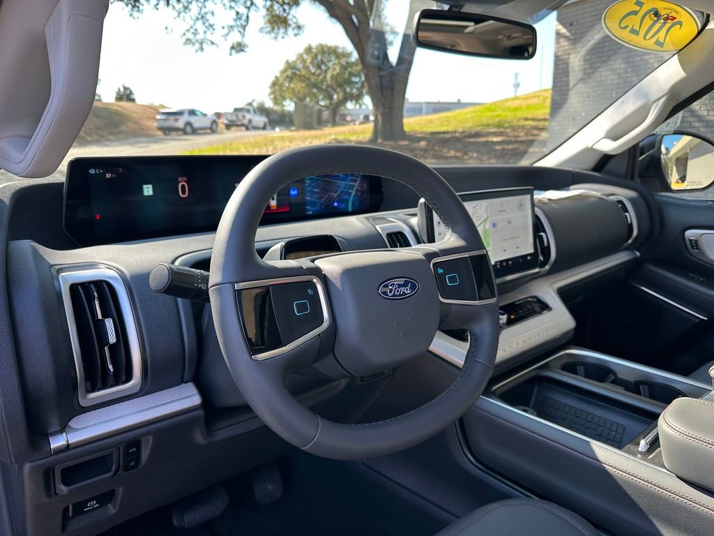 New 2025 Ford Expedition Active RWD image 18