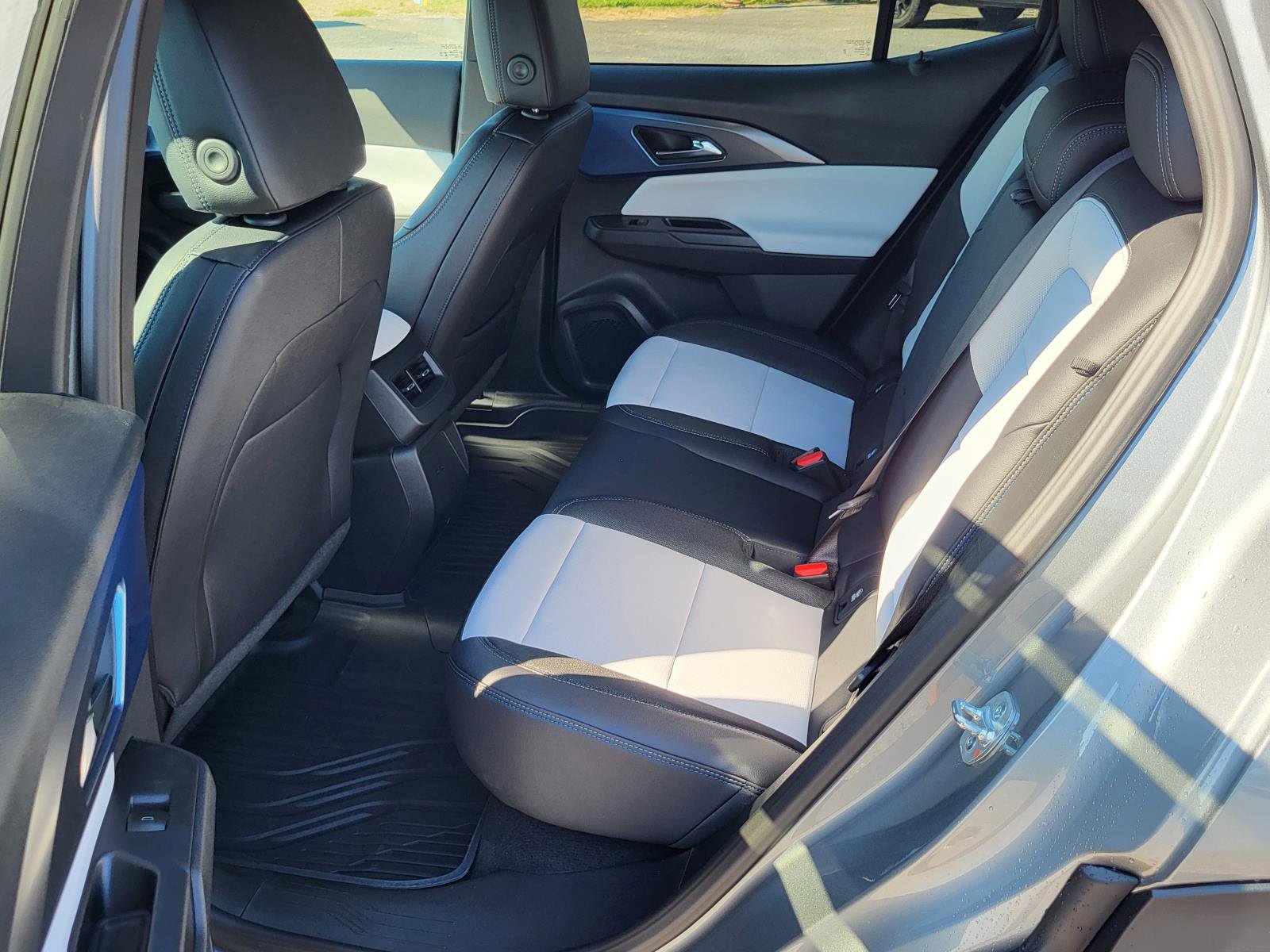 New 2026 Chevrolet Equinox EV LT image 13