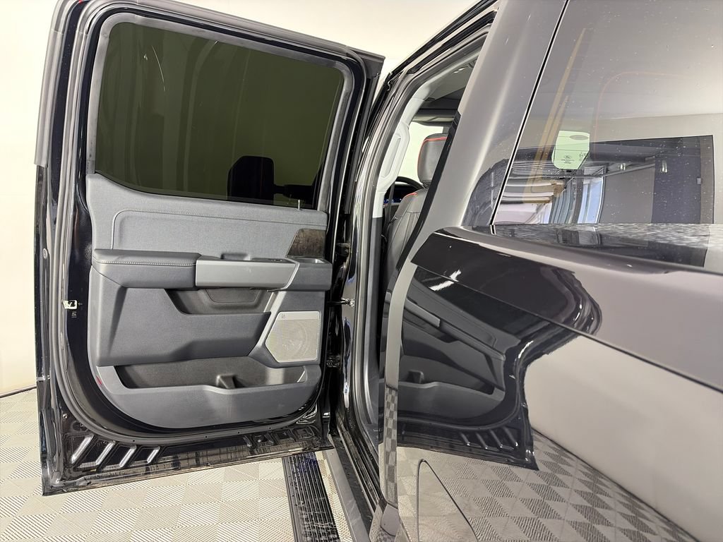 Used 2026 Ford F250 Lariat w/ Black Appearance Package AWD/4WD image 12