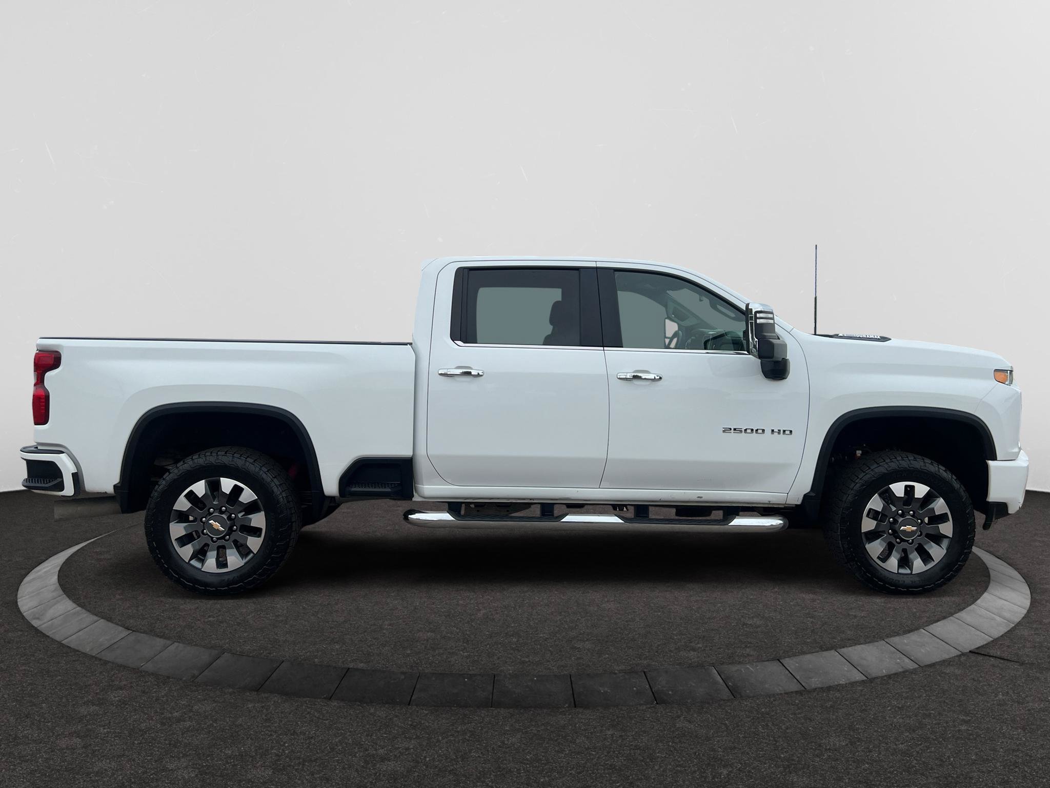 Used 2021 Chevrolet Silverado 2500 LT AWD/4WD image 8