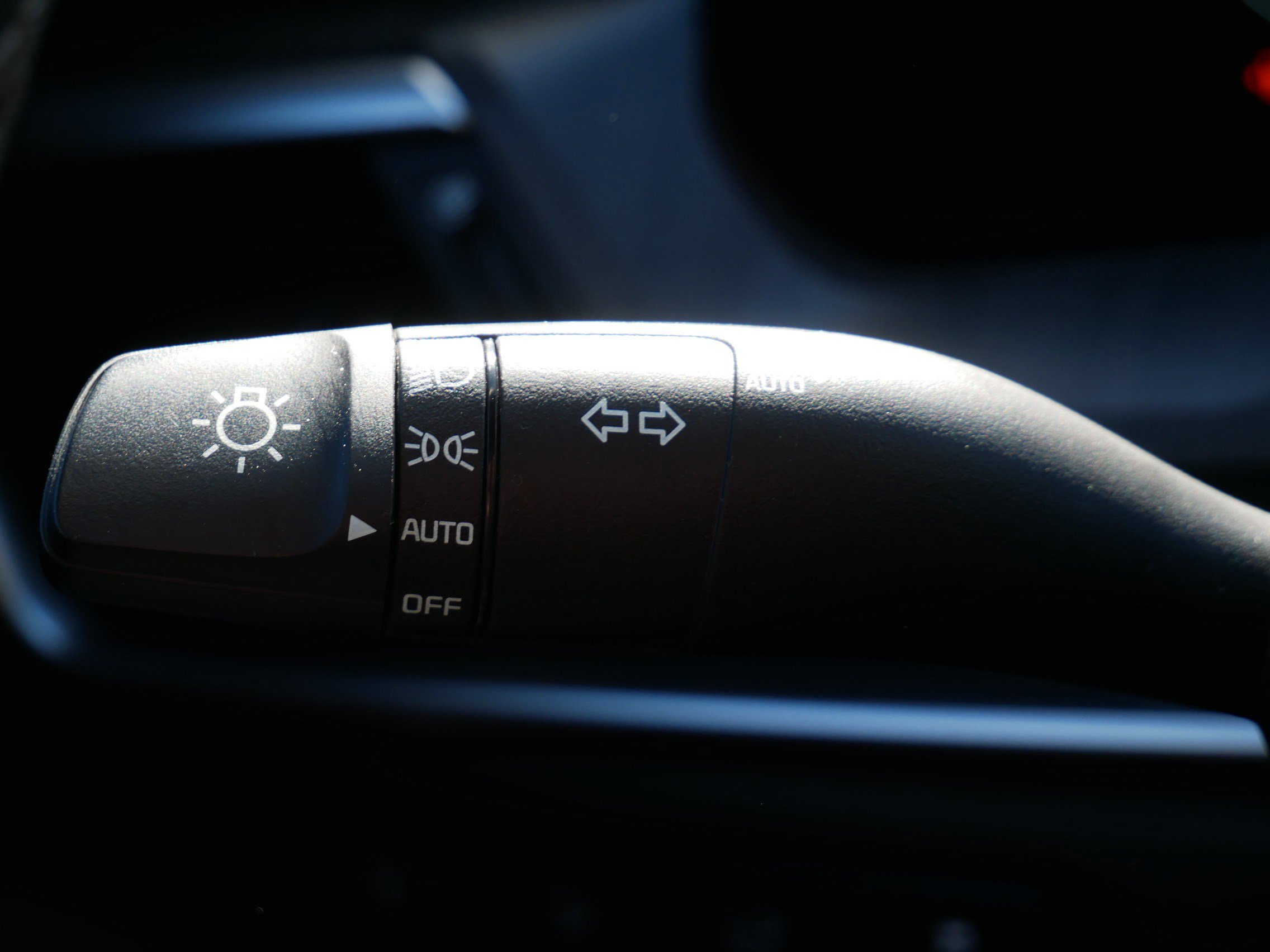 Used 2023 Kia Telluride EX w/ EX Captain's Chair Package image 24