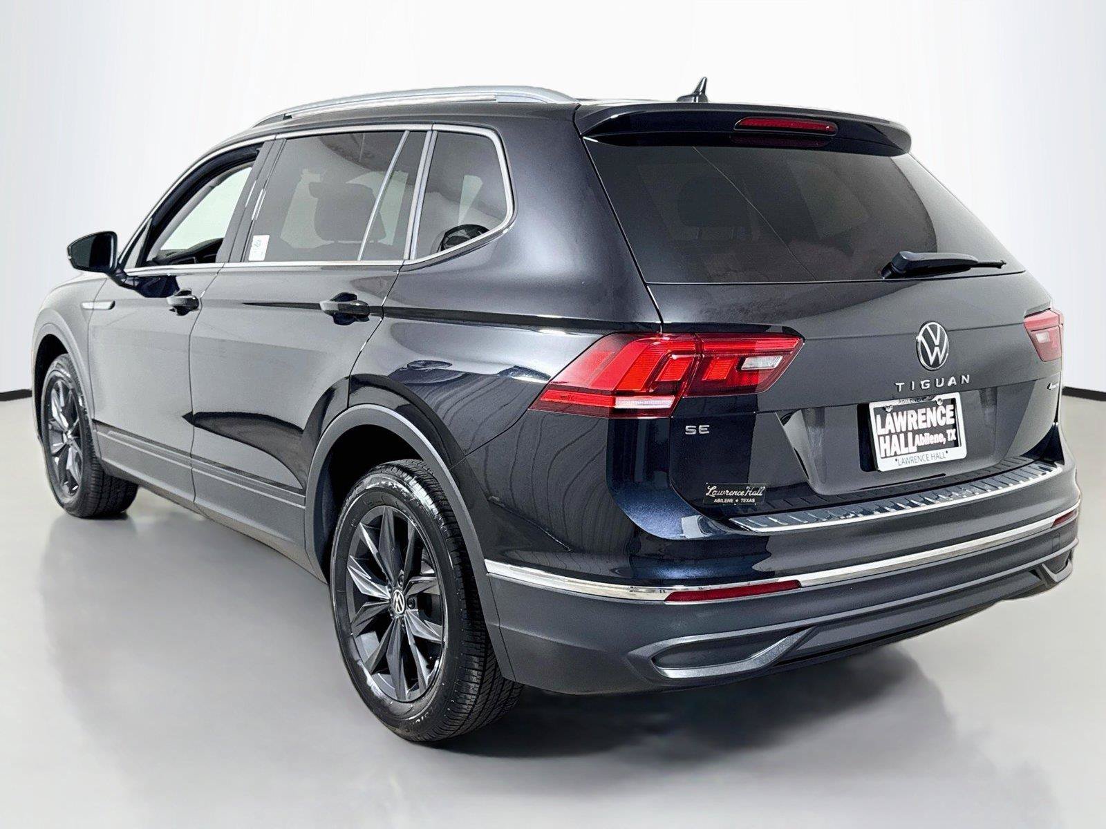 Used 2024 Volkswagen Tiguan SE AWD/4WD image 6