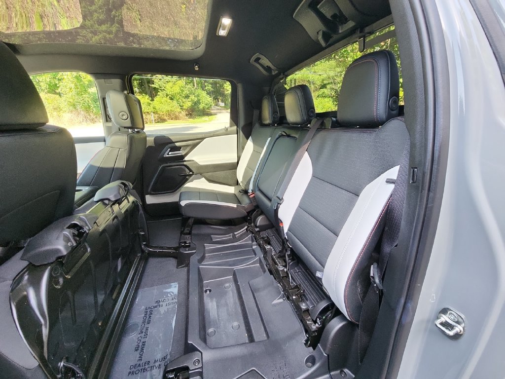 Certified 2025 Chevrolet Silverado EV RST AWD/4WD image 36