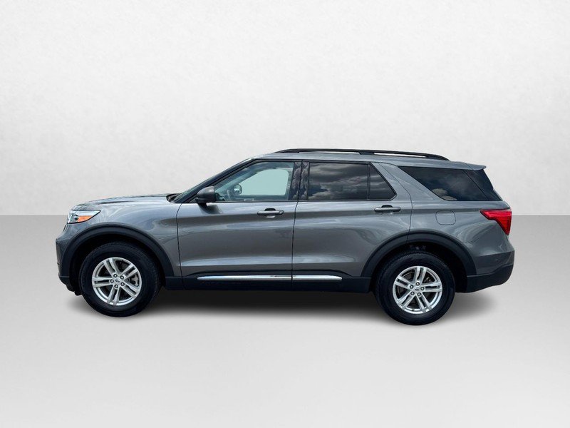 Used 2023 Ford Explorer XLT w/ Equipment Group 202A image 8