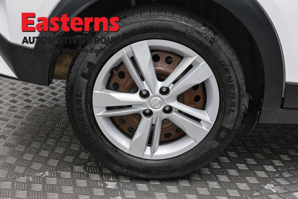 Used 2022 Nissan Kicks S FWD image 29