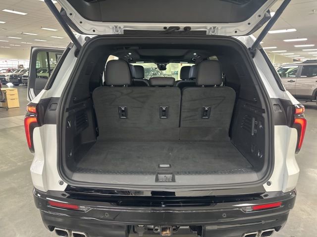 Used 2024 Chevrolet Traverse RS w/ LPO, Floor Liner Package AWD/4WD image 24