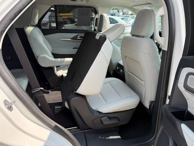 Used 2025 Ford Explorer Platinum w/ Ultimate Package image 13