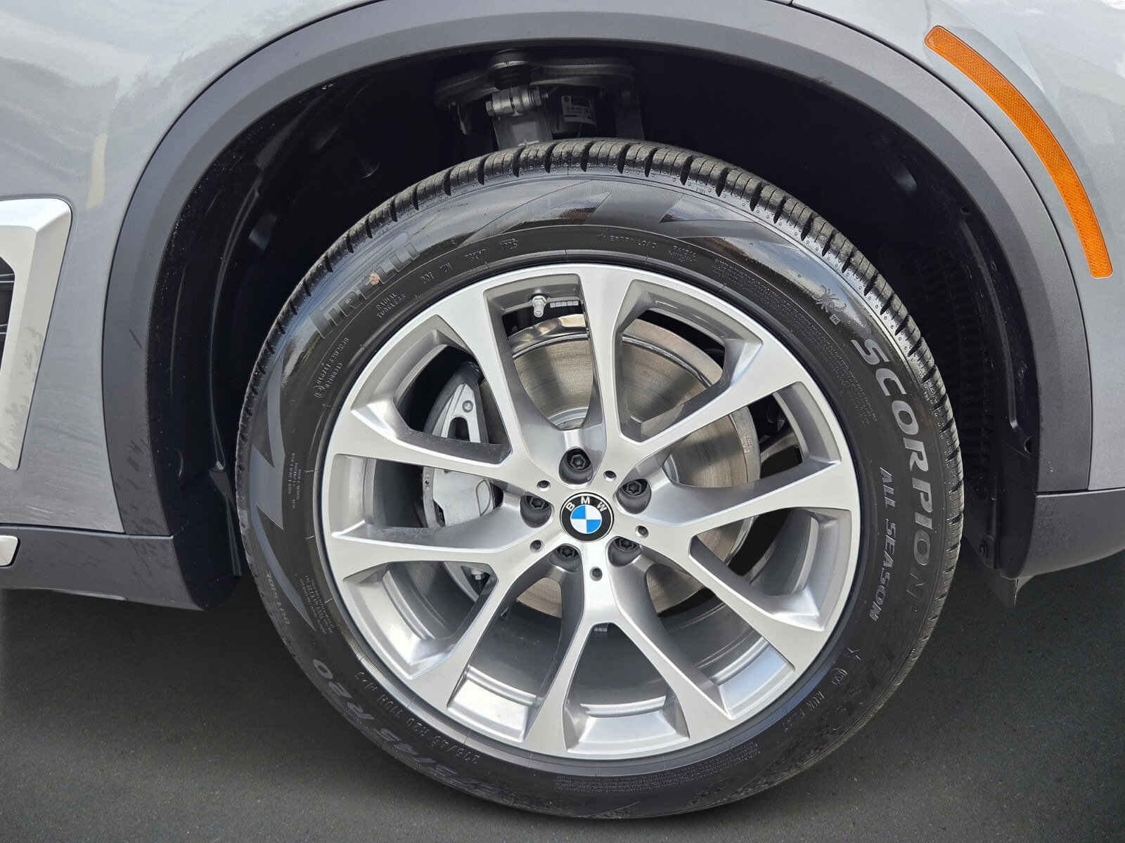 New 2026 BMW X5 xDrive40i w/ Off-Road Package image 9