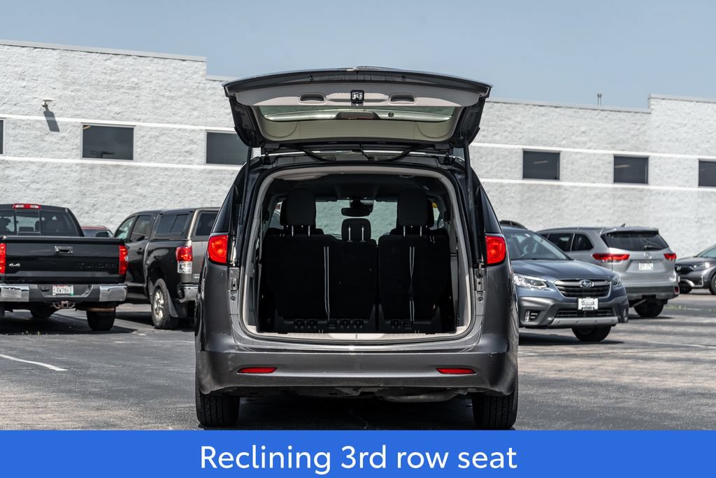 Used 2023 Chrysler Voyager LX FWD image 10