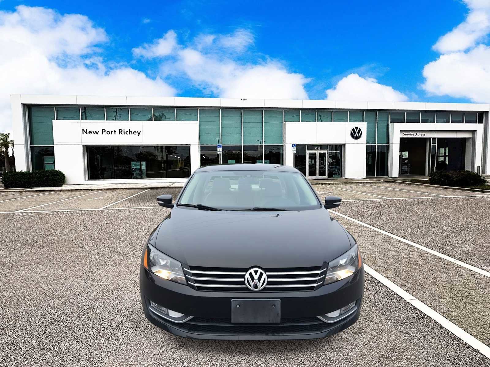 Used 2015 Volkswagen Passat 1.8T Limited Edition image 3