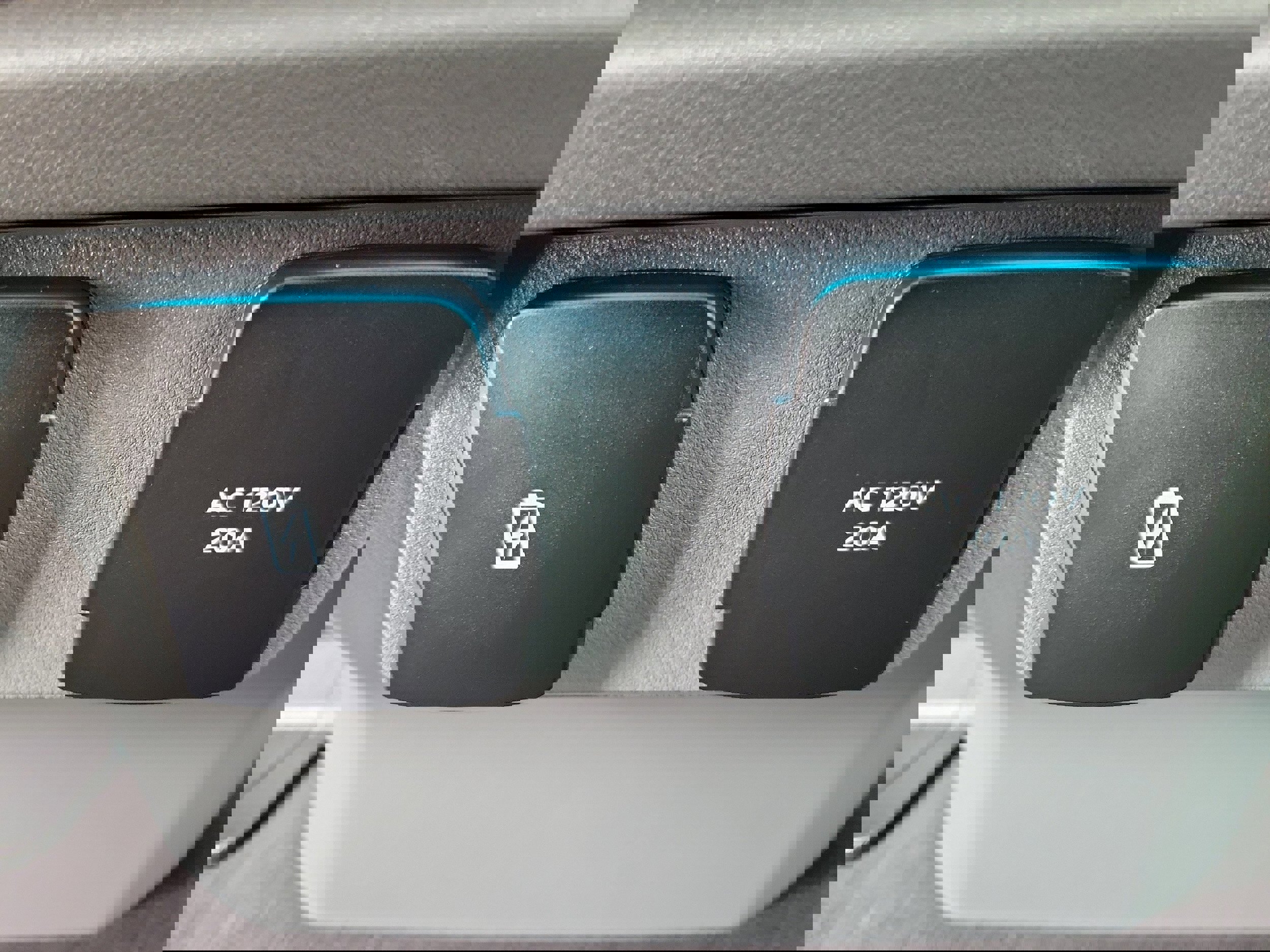 Used 2023 Ford F150 XLT w/ Equipment Group 302A High image 18