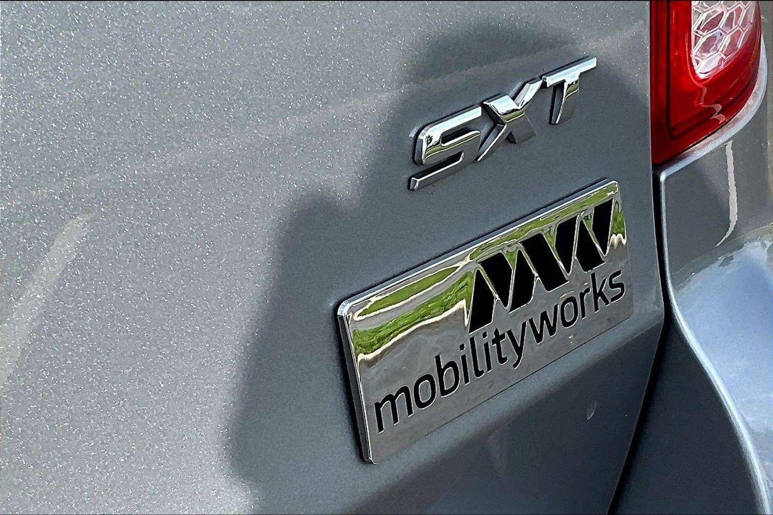 Used 2020 Dodge Grand Caravan SXT FWD image 24