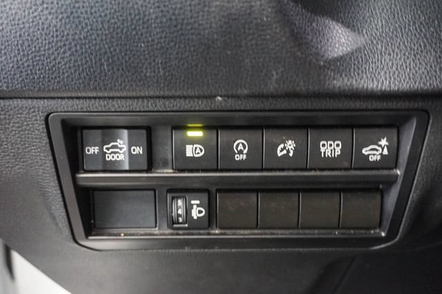 Used 2023 Toyota Tundra SR5 w/ SR5 Convenience Package AWD/4WD image 9
