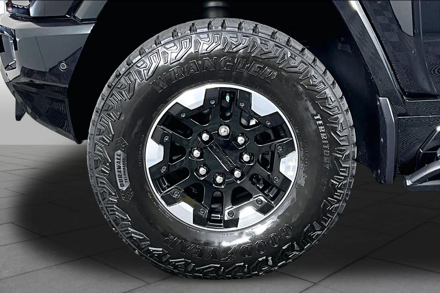 Used 2024 GMC Hummer EV 3X w/ Extreme Off-Road Package AWD/4WD image 9
