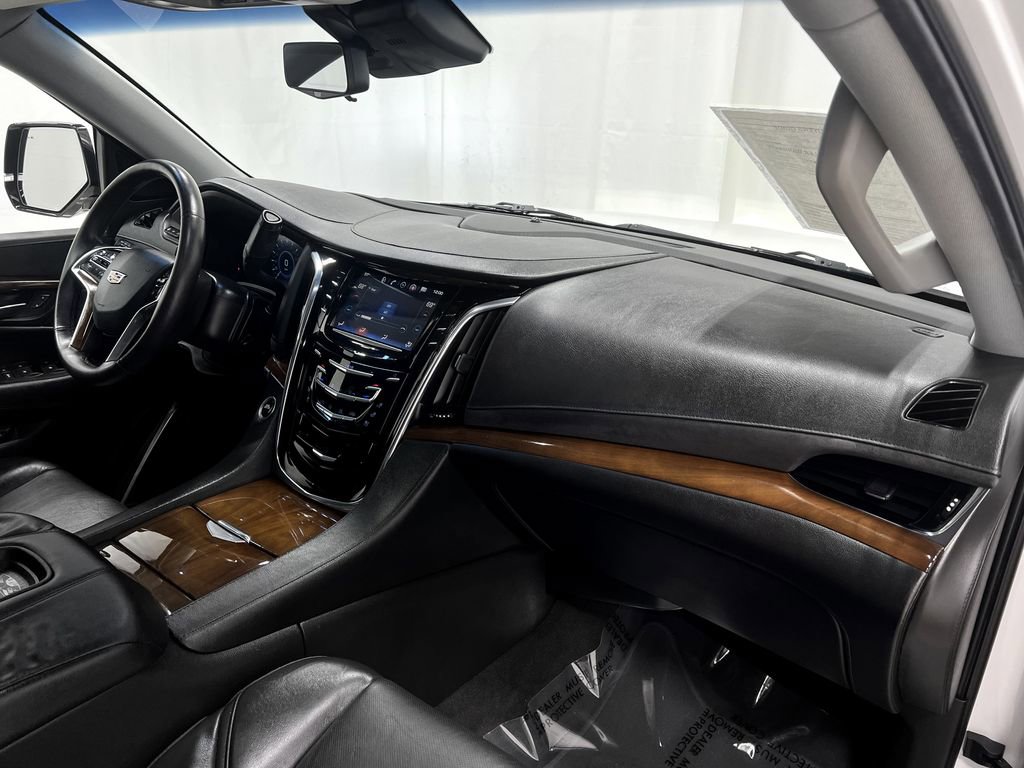 Used 2017 Cadillac Escalade Premium Luxury image 20