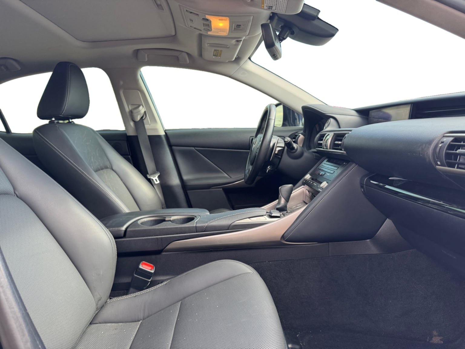 Used 2018 Lexus IS 300 w/ Comfort Package RWD image 17