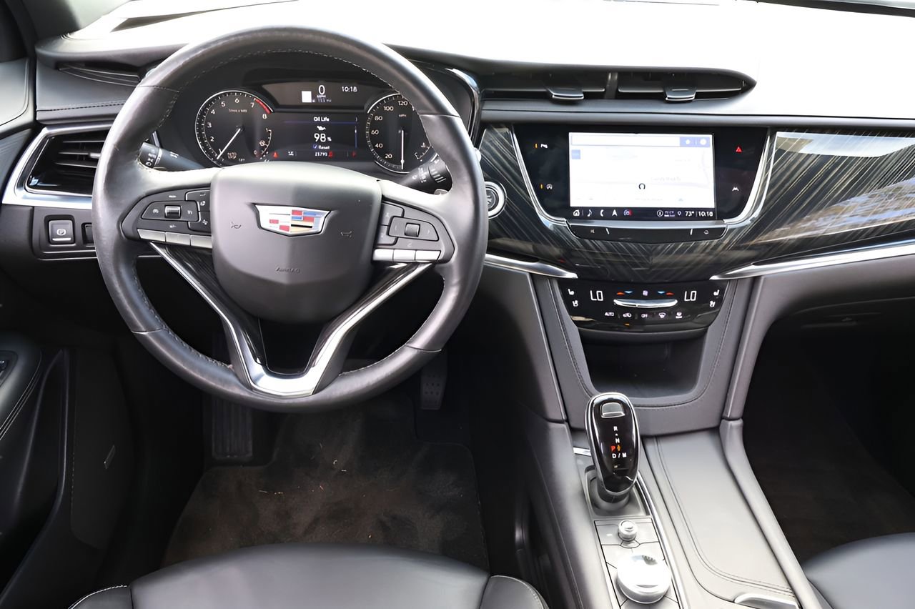 Certified 2023 Cadillac XT6 Premium Luxury image 16