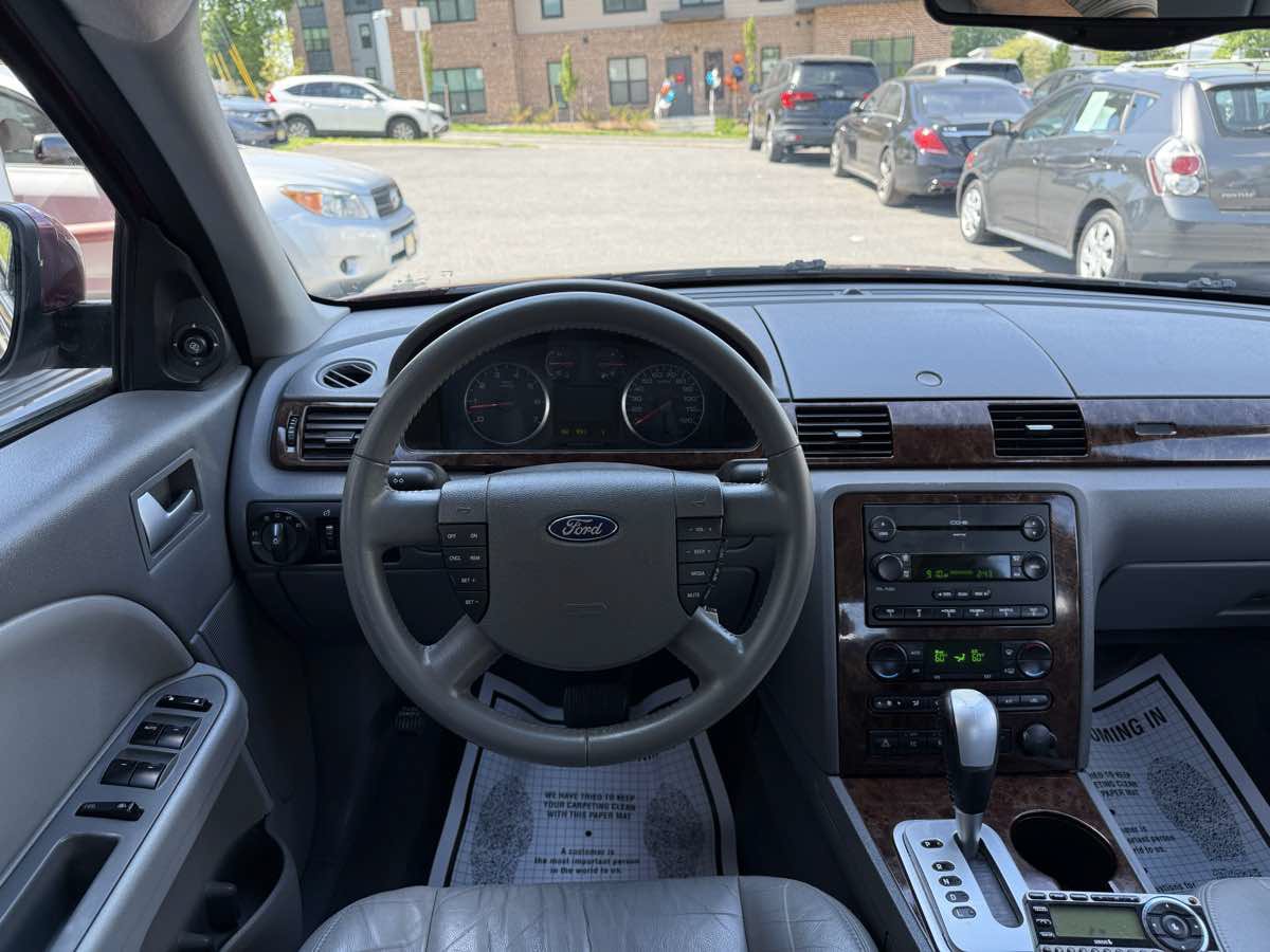Used 2005 Ford Five Hundred SEL AWD/4WD image 14