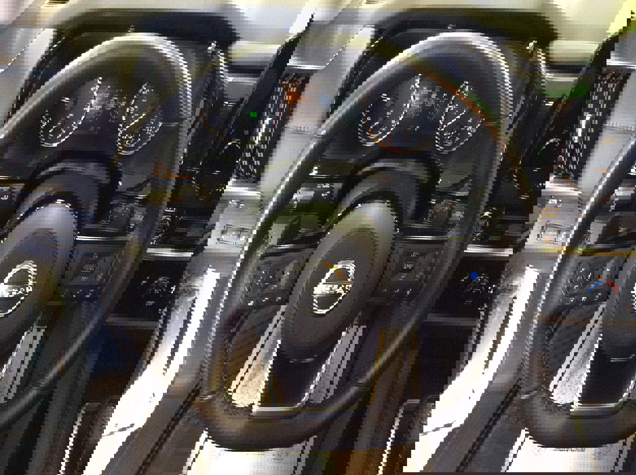 Used 2024 Nissan Pathfinder SL w/ Black Appearance Package image 20