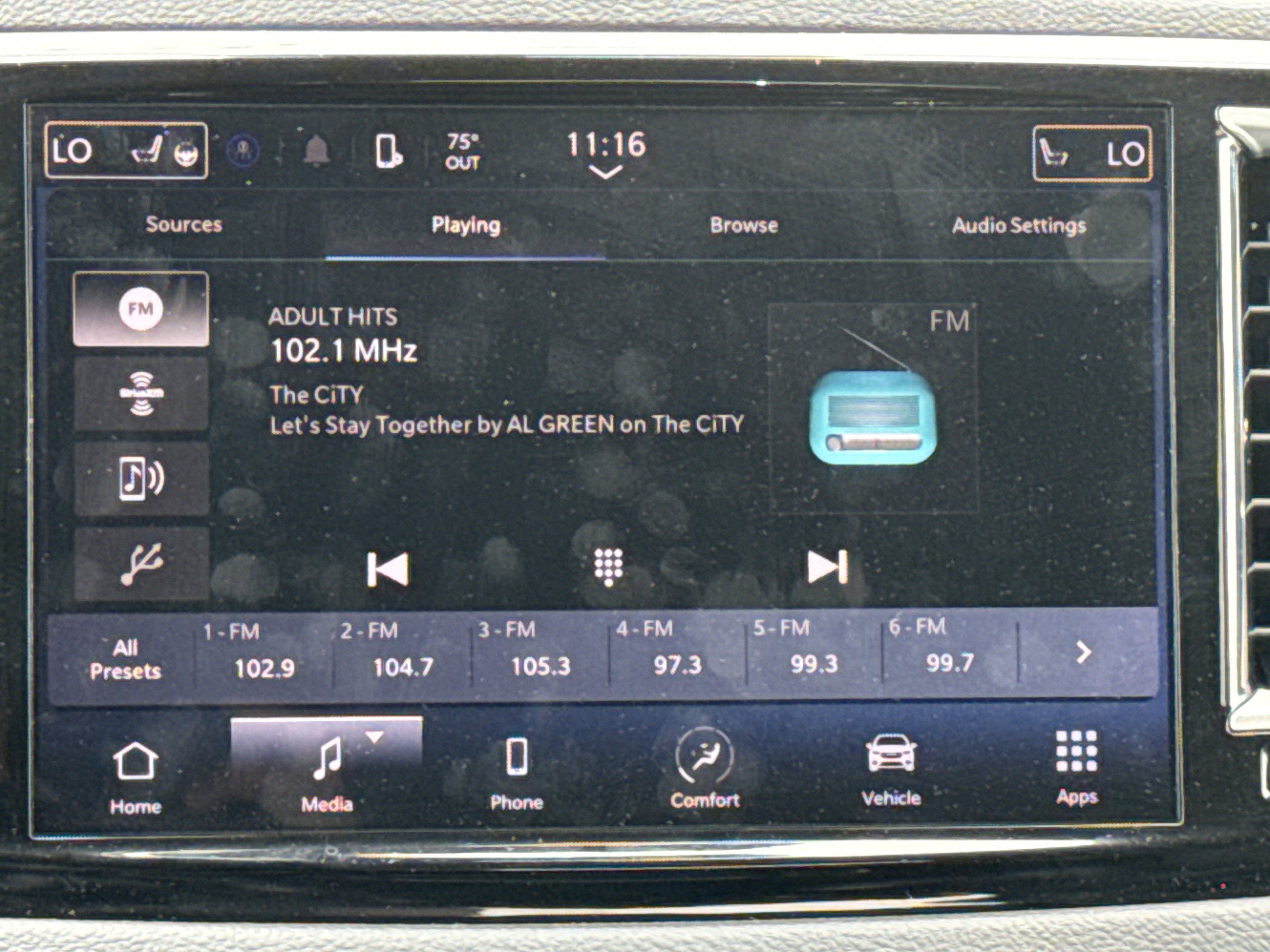 Used 2024 Chrysler Pacifica Touring-L FWD image 17