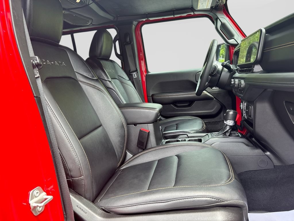 Used 2024 Jeep Wrangler Unlimited Sahara AWD/4WD image 28