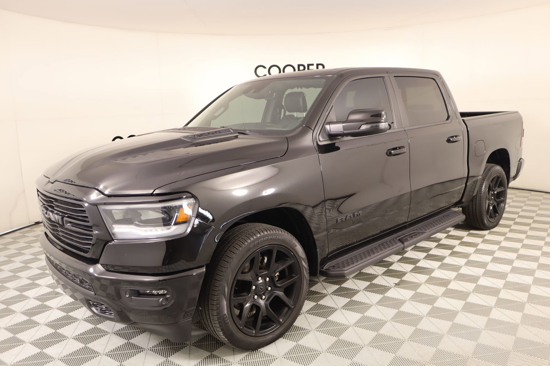 Used 2023 RAM 1500 Laramie image 11