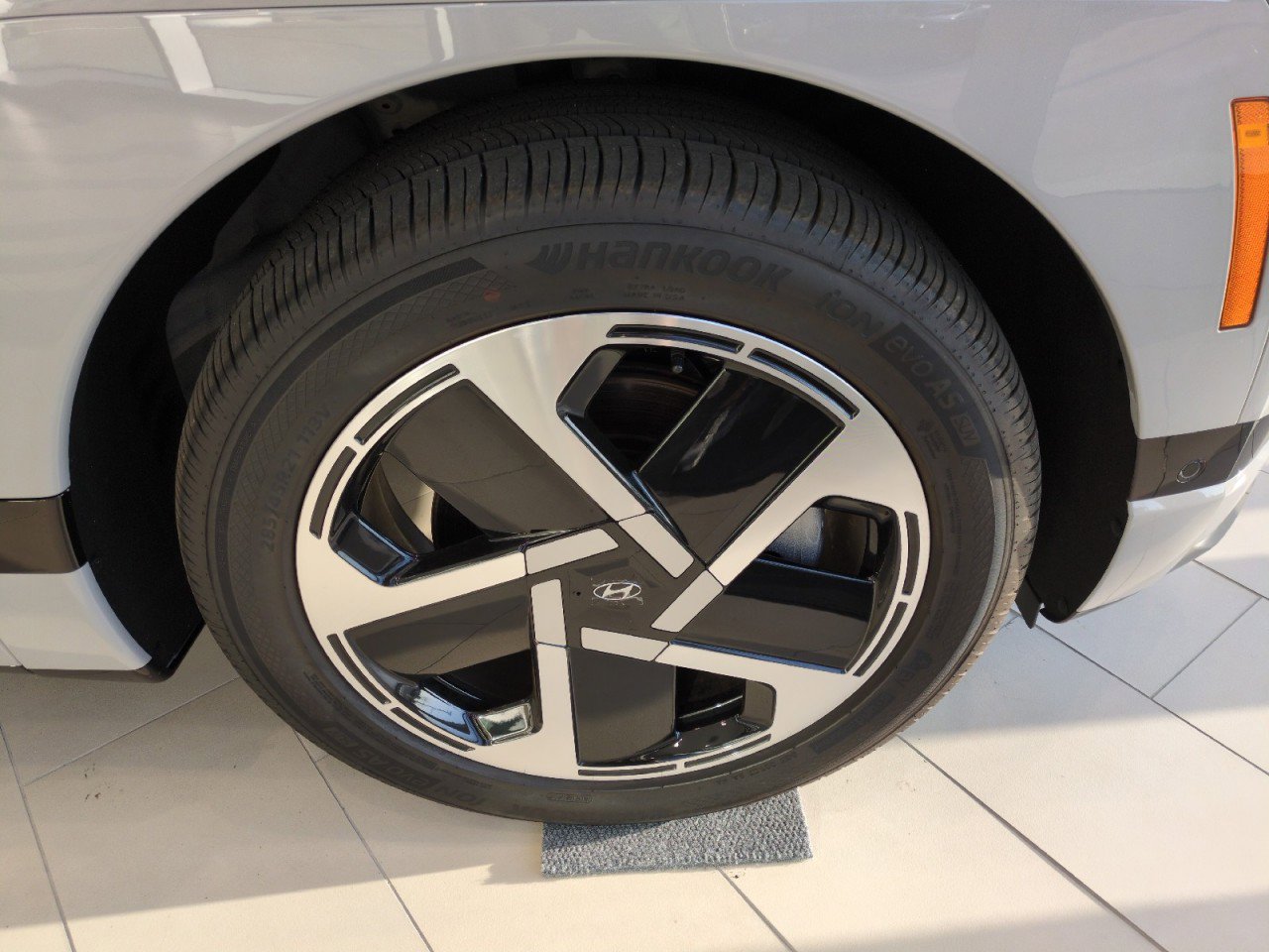 New 2026 Hyundai Ioniq 9 Calligraphy image 9