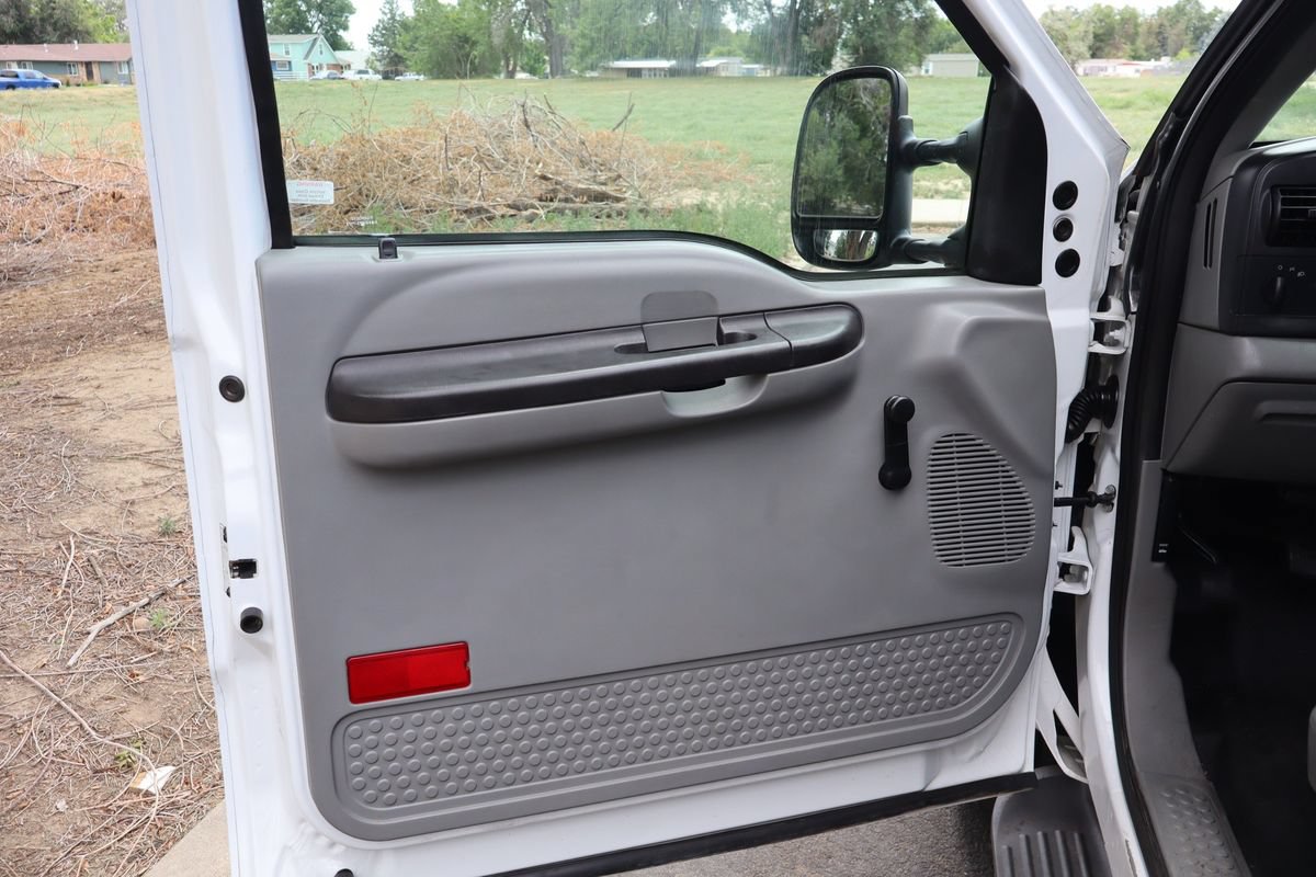 Used 2005 Ford F350 XL AWD/4WD image 24